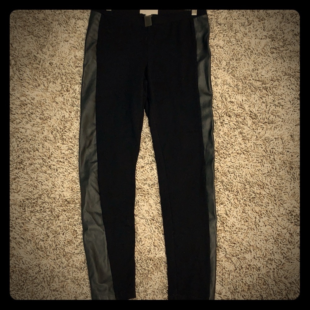 Leggings with faux leather side panel